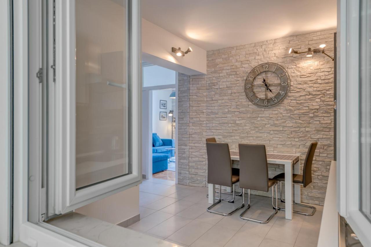 Apartmani Mirta אומיס מראה חיצוני תמונה