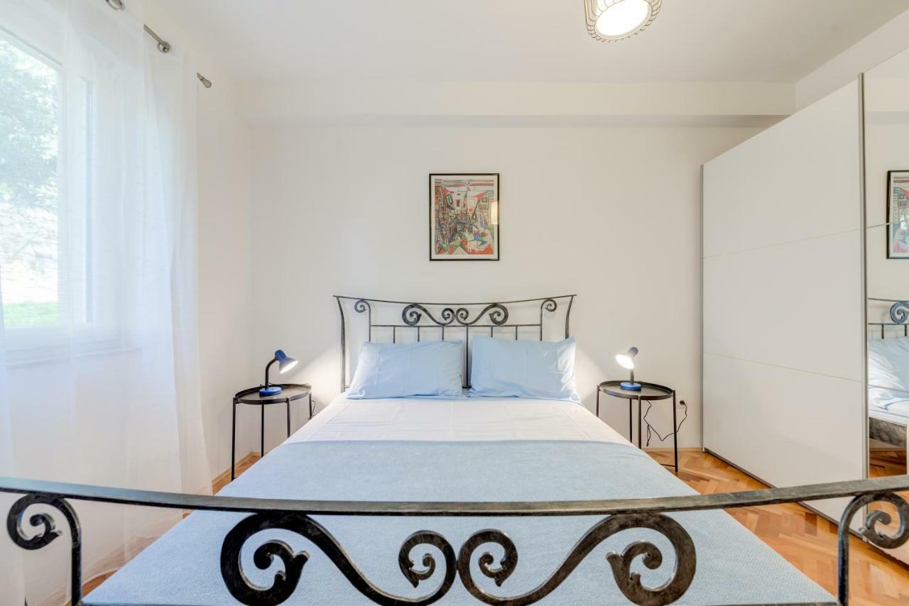 Apartmani Mirta אומיס מראה חיצוני תמונה