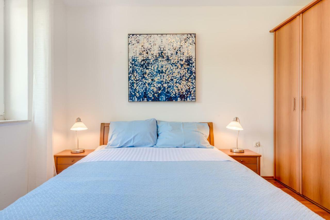 Apartmani Mirta אומיס מראה חיצוני תמונה