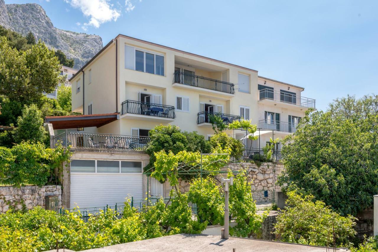 Apartmani Mirta אומיס מראה חיצוני תמונה