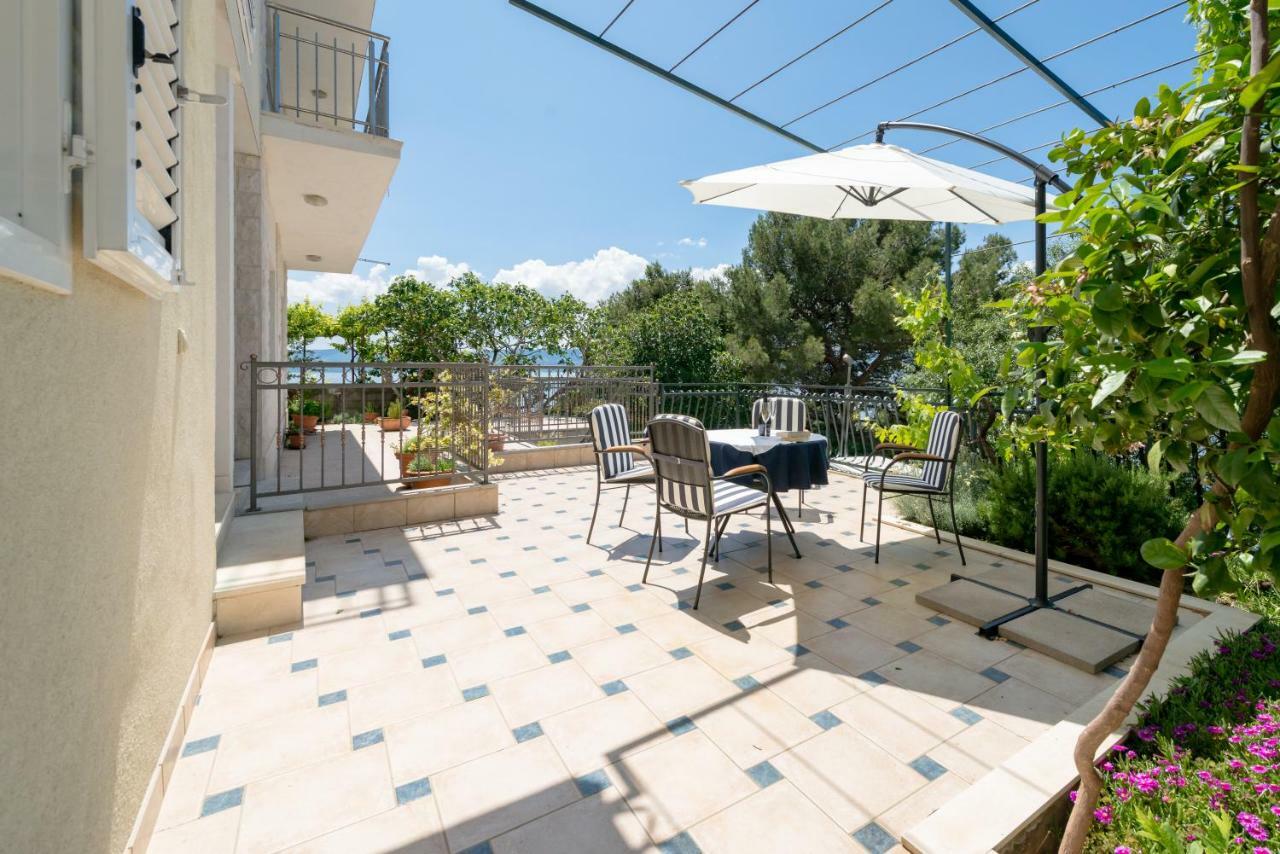 Apartmani Mirta אומיס מראה חיצוני תמונה